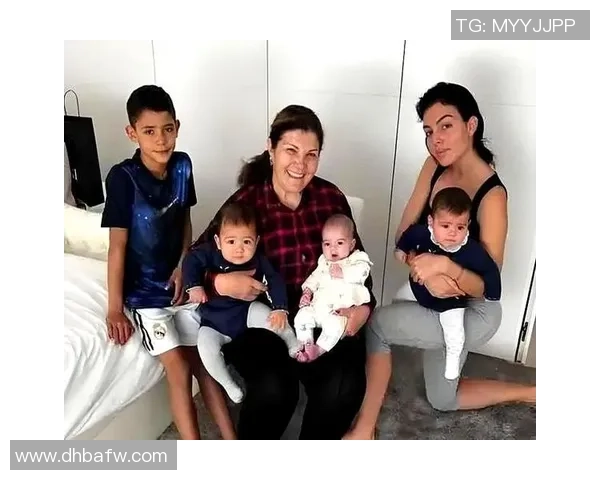 C罗妻子揭秘:如何在足球明星的光环下保持自我与独立生活 C罗妻子揭秘:如何在足球明星的光环下保持自我与独立生活