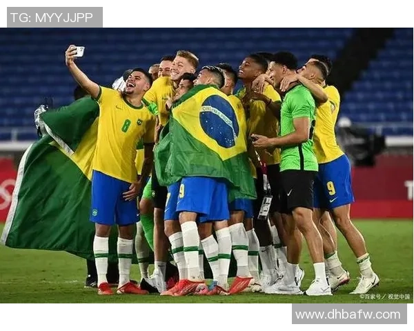 足球明星的魅力与成就全景解析及其对全球体育文化的影响 足球明星的魅力与成就全景解析及其对全球体育文化的影响